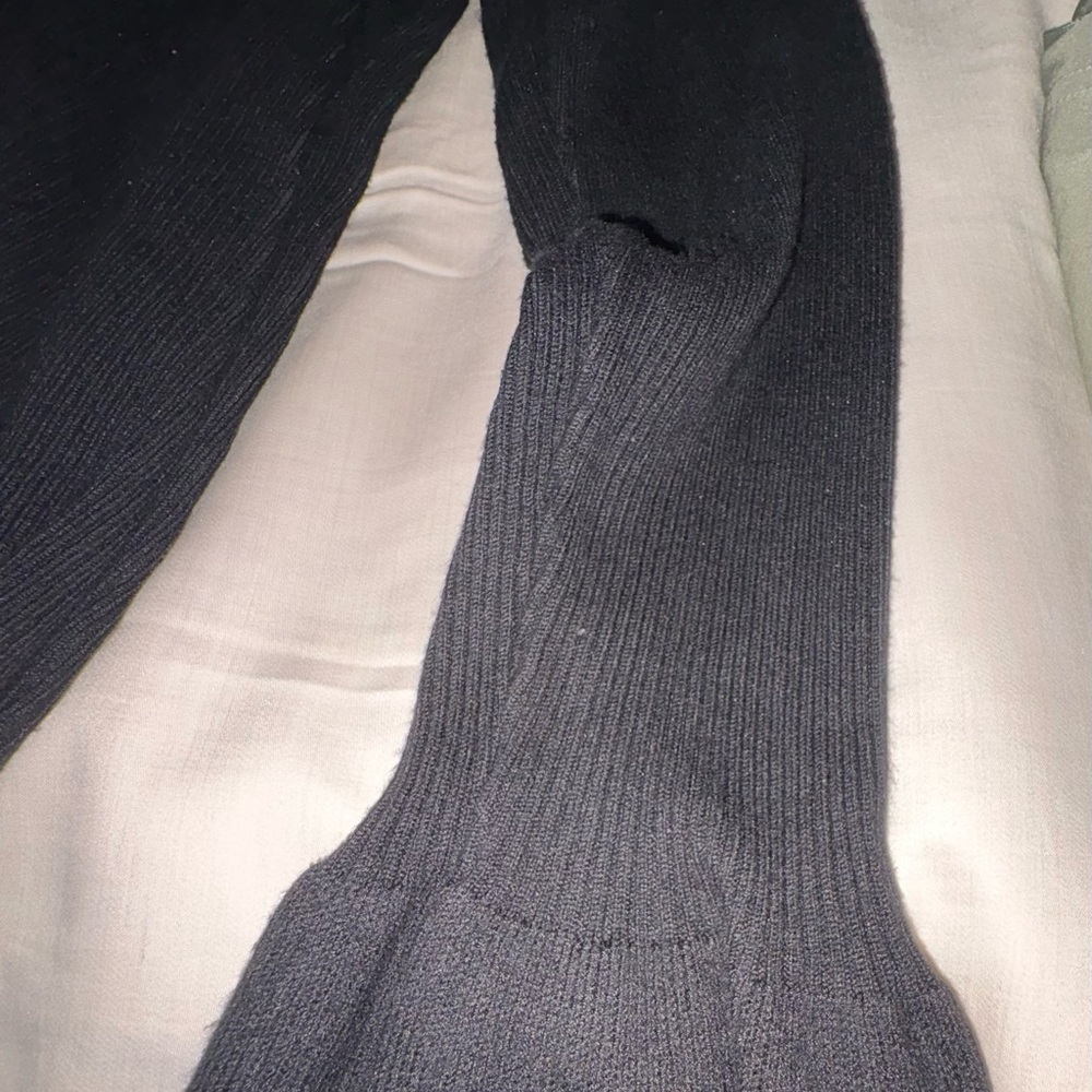 Black Button-Up Ribbed Cardigan - Picture 3 of 3